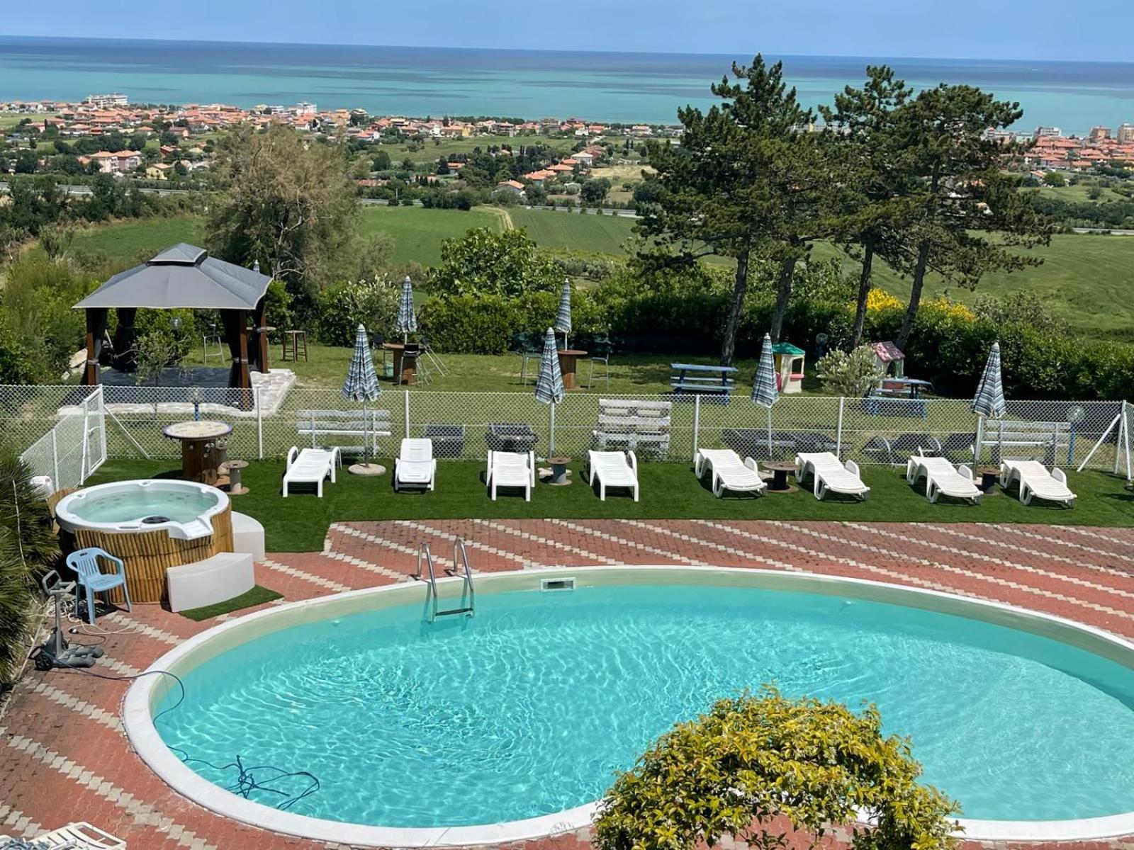 B&B Villa Alma San Costanzo 외부 사진